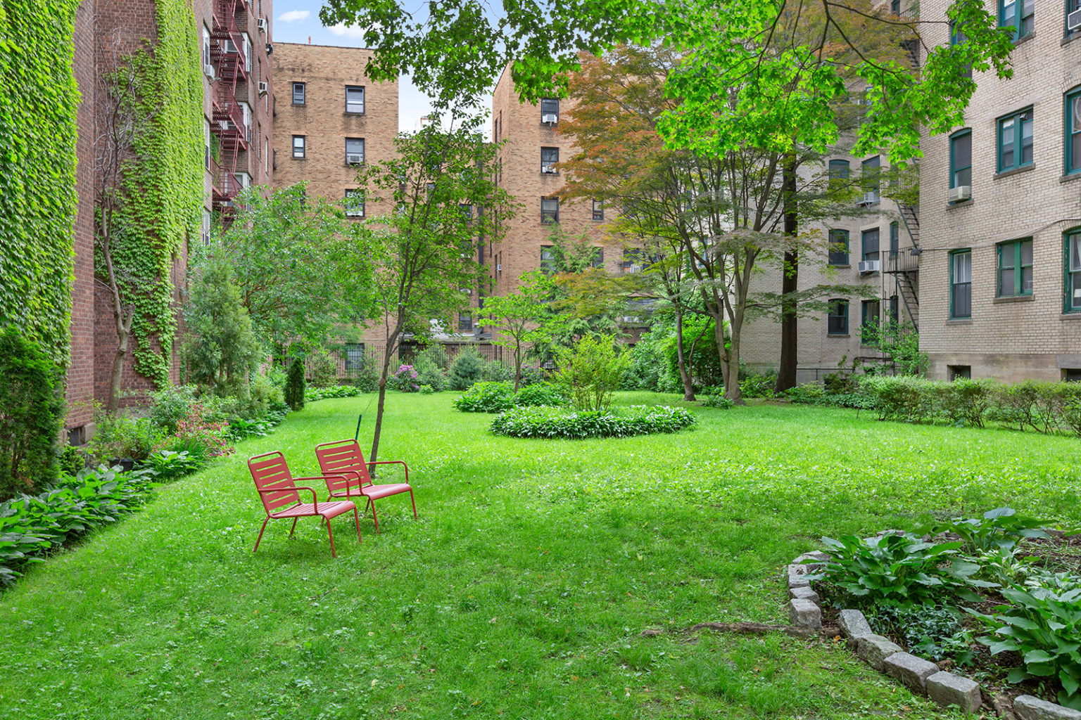 Greystones JACKSON HEIGHTS REAL ESTATE LISTINGS