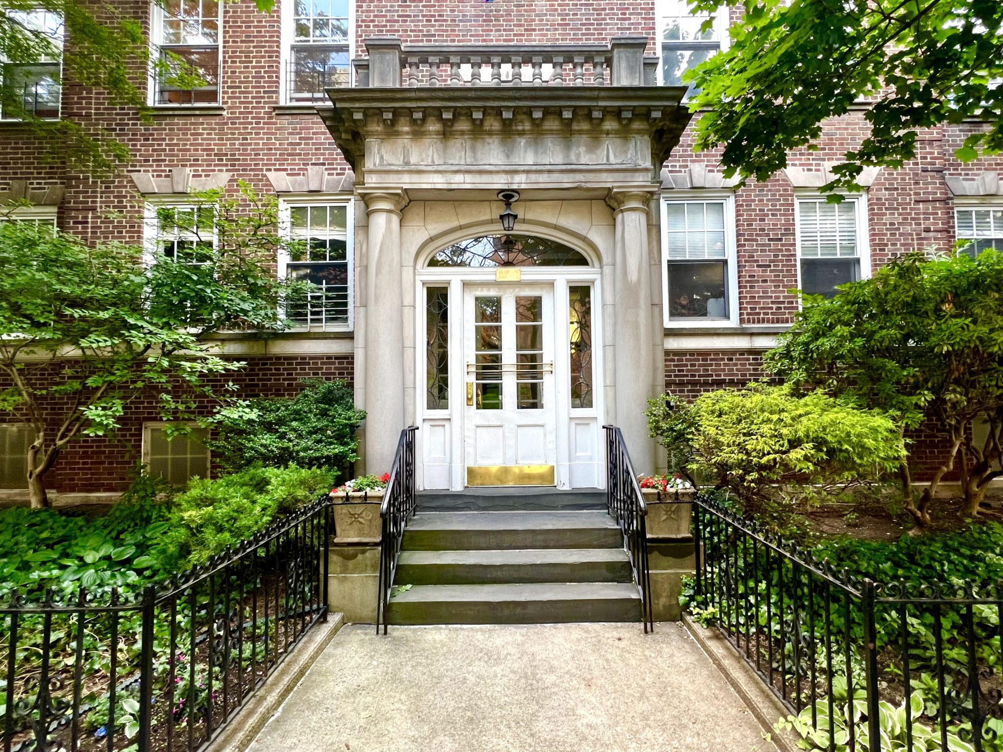 Elm Court JACKSON HEIGHTS REAL ESTATE LISTINGS